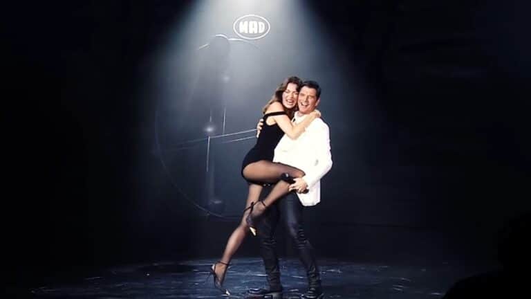 MadWalk 2025: Η εντυπωσιακή εμφάνιση του Σάκη Ρουβά και της Βίκυς Καγιά (βίντεο)