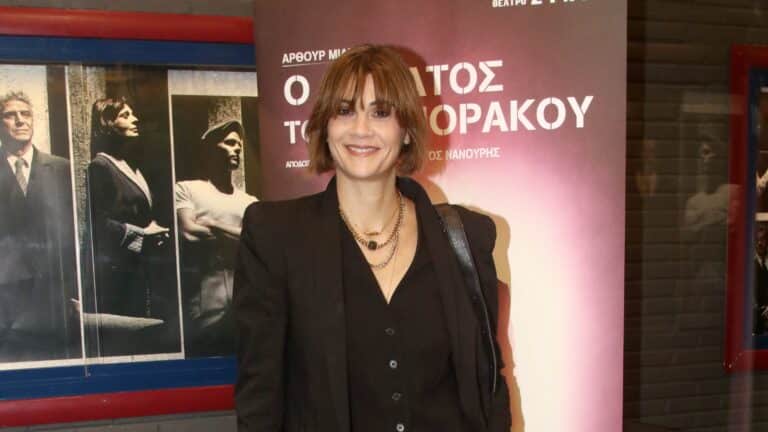 Άννα Μαρία Παπαχαραλάμπους: «Γιατί να παλεύω με τον χρόνο, αφού είναι δεδομένο ότι δεν μπορώ να τον νικήσω;»