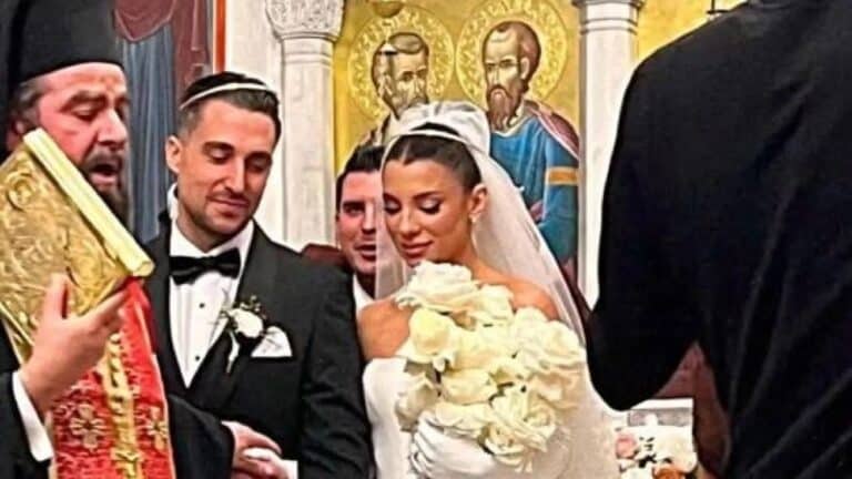 Παντρεύτηκαν ο Σάκης Κατσούλης και η Μαριαλένα Ρουμελιώτη (βίντεο)