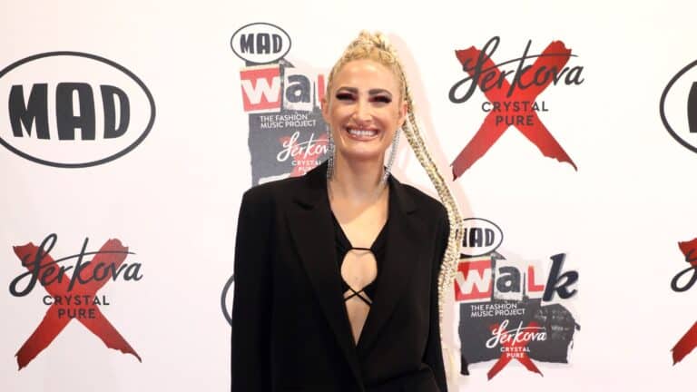 Η Ιωάννα Τούνη ταξίδεψε στο Λονδίνο με τον σύντροφό της – «Χθες το κλείσαμε, σήμερα ήρθαμε»