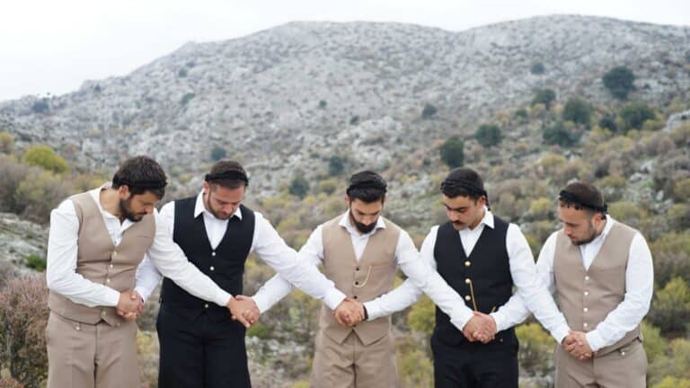 «Γιατί Είναι Μαύρα τα Βουνά»: Πρεμιέρα για τη νέα σειρά ντοκιμαντέρ σε συμπαραγωγή COSMOTE TV