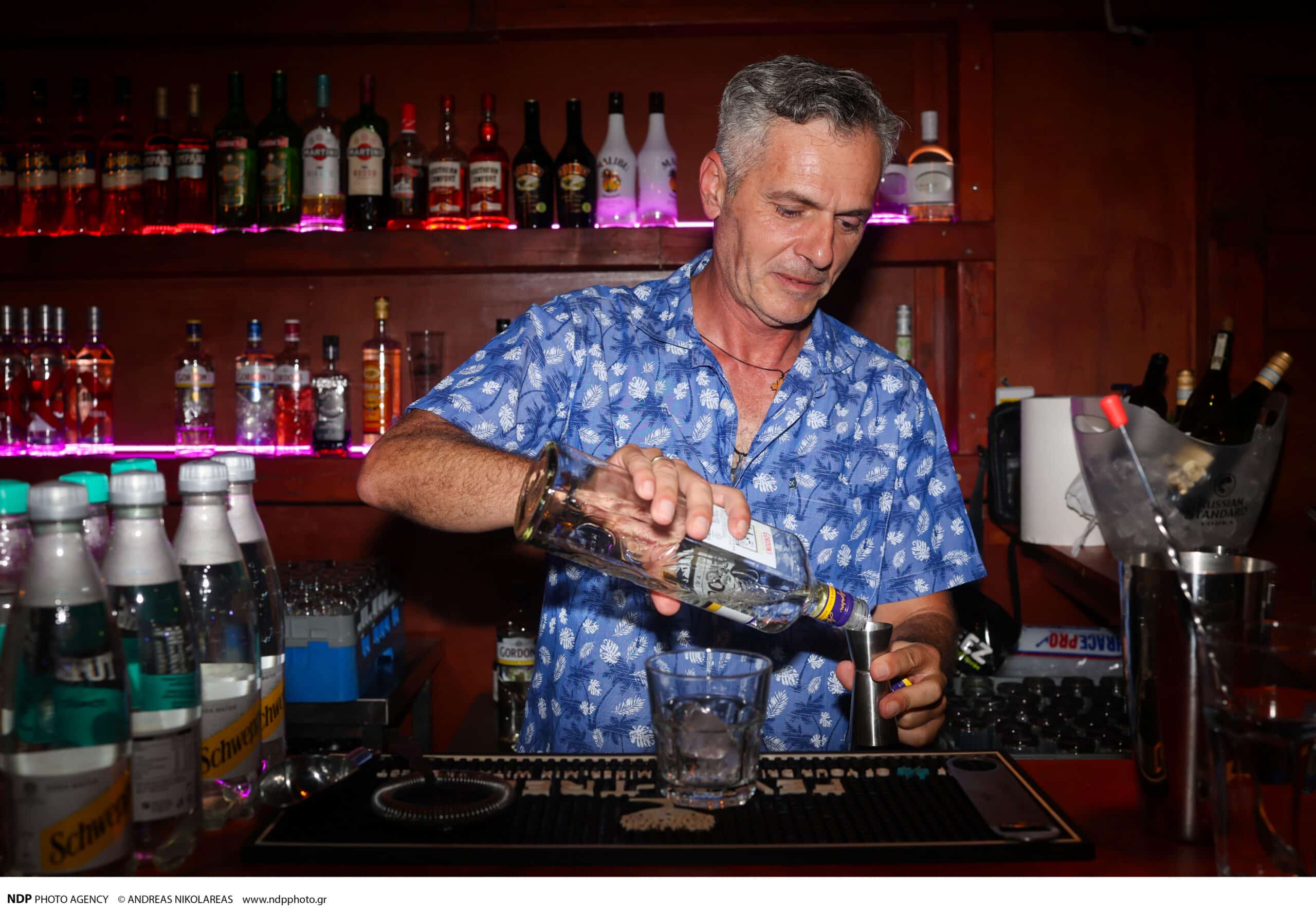 Tropicana: Το πιο λαμπερό party της πόλης με τον Βασίλη Θωμόπουλο και guest barmen έκπληξη!