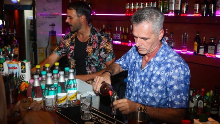 Tropicana: Το πιο λαμπερό party της πόλης με τον Βασίλη Θωμόπουλο και guest barmen έκπληξη!
